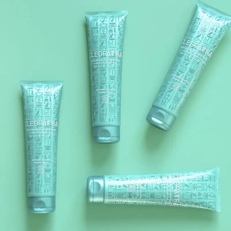 Alma Secret Cleopatra-Heel Moisturiser avec du lait d'ânesse, de l'avocat et de la menthe
