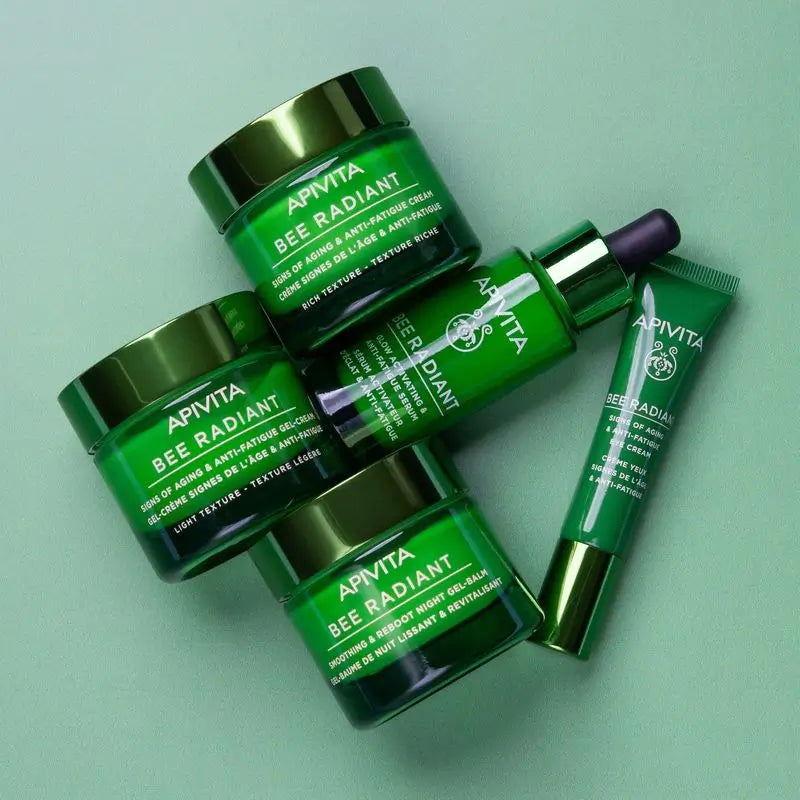 APIVITA Gel-crème anti-âge et anti-fatigue à la pivoine blanche et à la propolis brevetée.