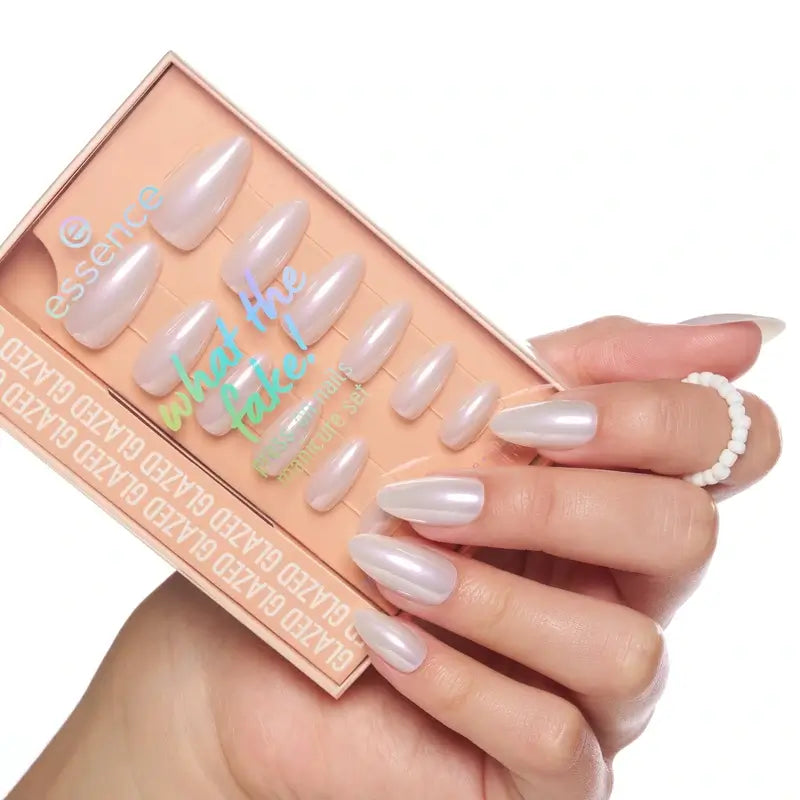 Essence Manicure Set With False Nails What The Fake ! Press-On Nails 01 , 28 pièces