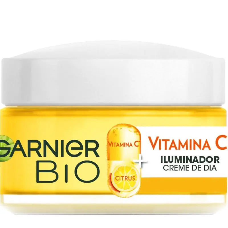 La crème de jour éclaircissante Garnier à la vitamine C nourrit, corrige les rides et redonne de l'éclat jour après jour.