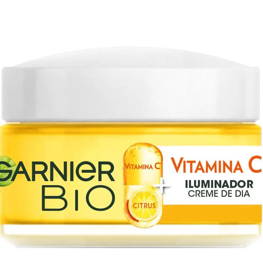 La crème de jour éclaircissante Garnier à la vitamine C nourrit, corrige les rides et redonne de l'éclat jour après jour.
