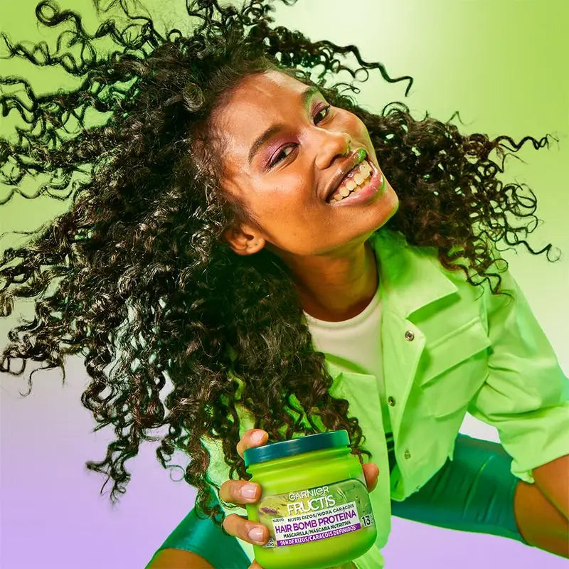Garnier Fructis Nutri Curls Hair Bomb Masque capillaire nourrissant aux protéines et à l'huile de pistache 320 Ml.