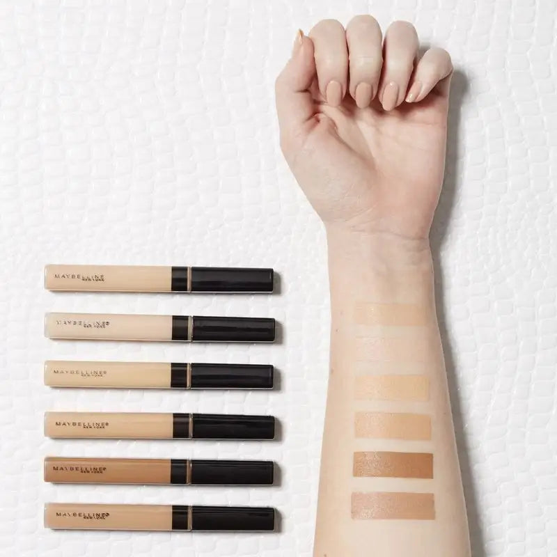 Maybelline New York Fit Me Correcteur Cernes et Imperfections nuance 10 Light Natural Finish Peau claire, 6.8ML