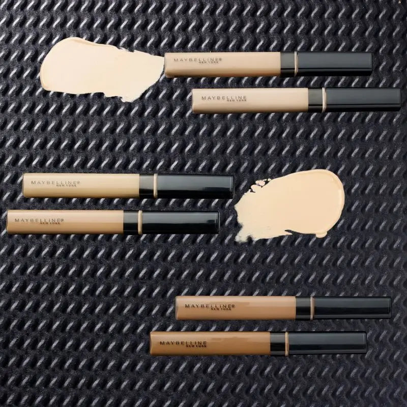 Maybelline New York Fit Me Correcteur Cernes et Imperfections nuance 10 Light Natural Finish Peau claire, 6.8ML