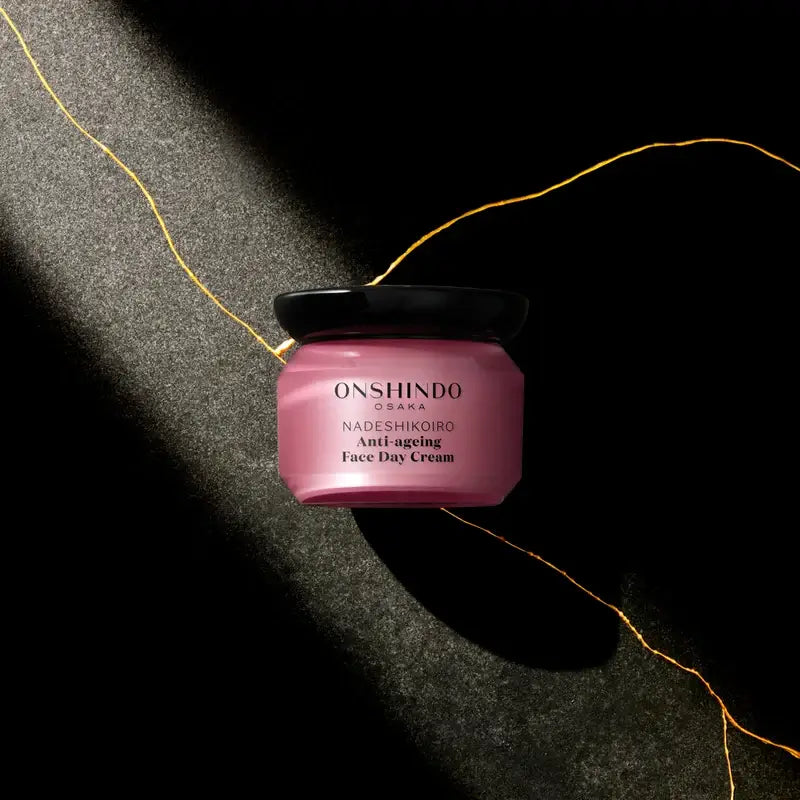 Onshindo Osaka Nadeshikoiro Crème de jour anti-âge pour peaux normales et mixtes, 50 ml