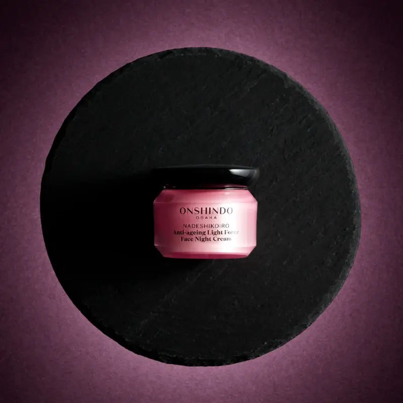 Onshindo Osaka Nadeshikoiro Crème de nuit anti-âge pour peaux normales et mixtes, 50 ml