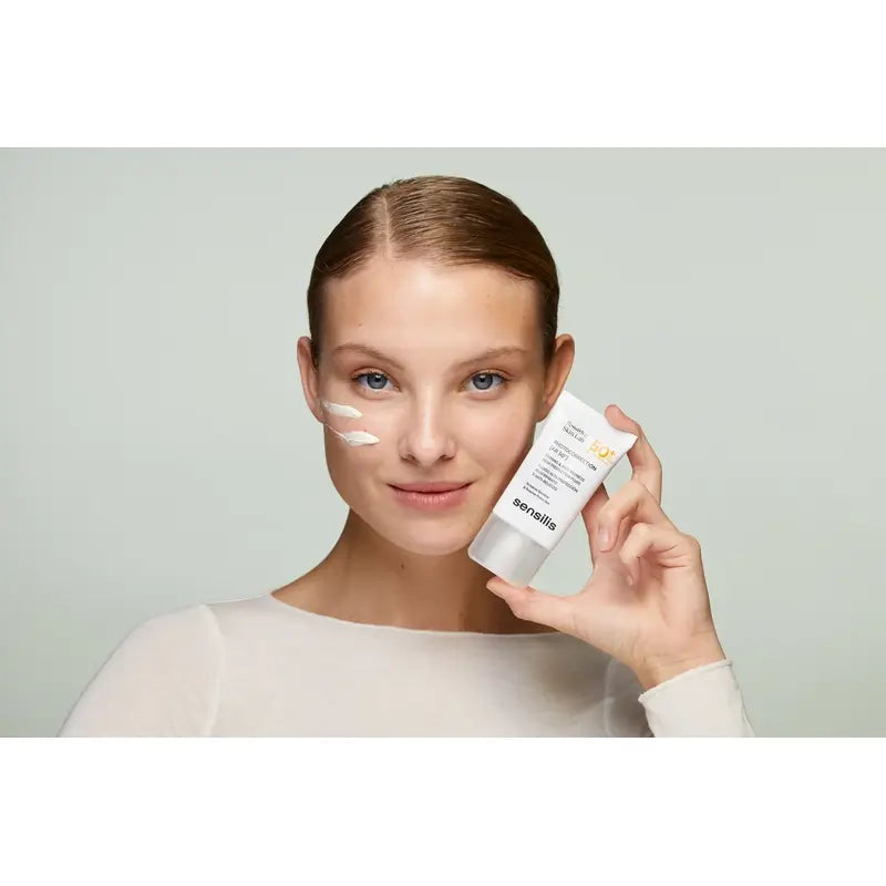 Sensilis Photocorrection [Ar SPF 50+] Fluide raffermissant et anti-rougeurs 40 ml