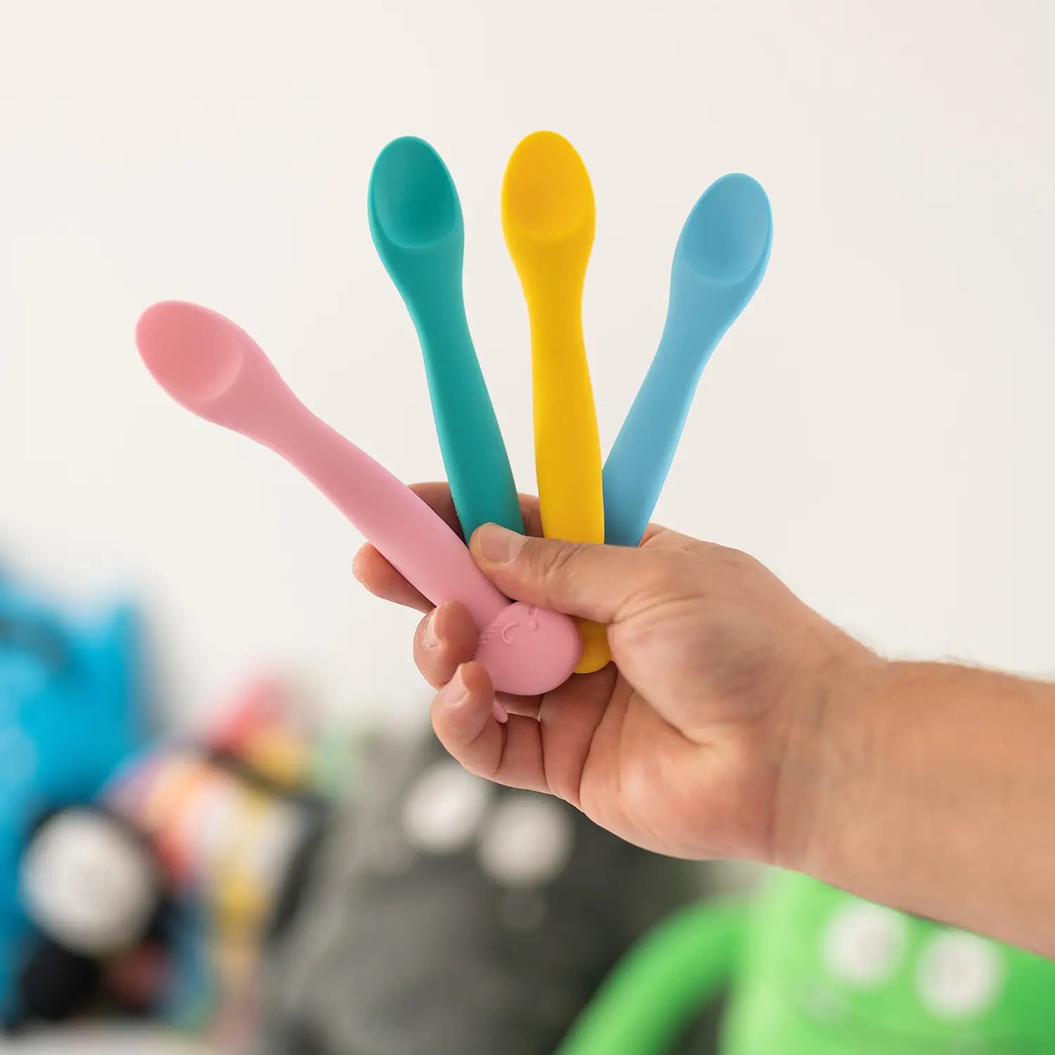 Suavinex Cuillère en Silicone pour Bébé +4 Mois, Couleur Rose