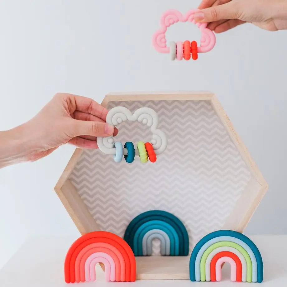 Suavinex Mordedor De Silicona +6 Meses. Mordedor Didáctico. Anillo De Dentición Flexible Y Ligero. Diseño Nube. Color Rosa 